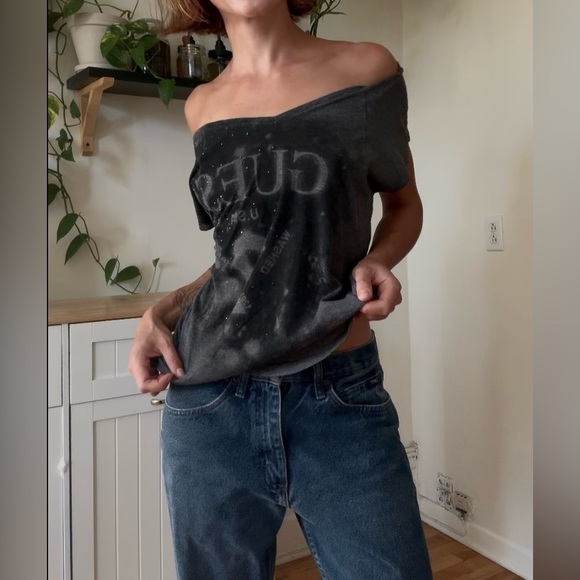 Y2K Guess Off-Shoulder Graphic Tee (Medium) - Picture 5 of 6